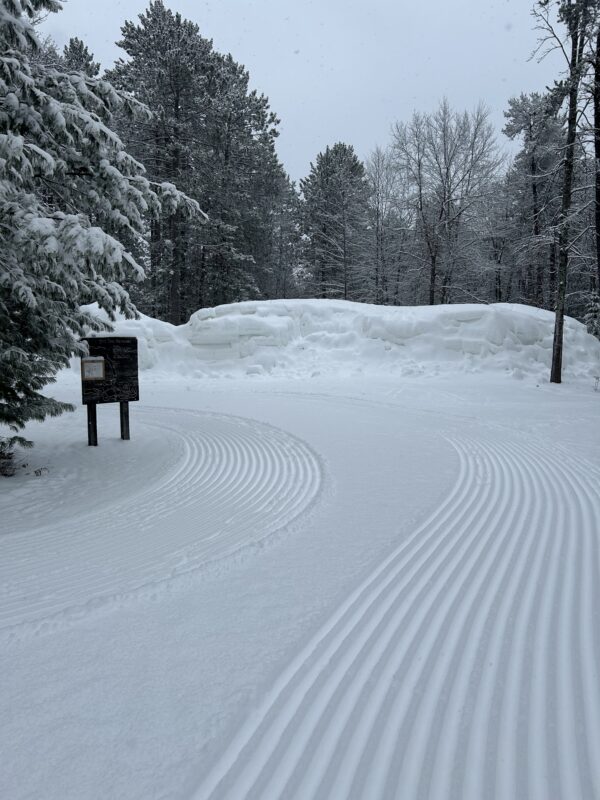 Rolling fresh snow xc ski hq